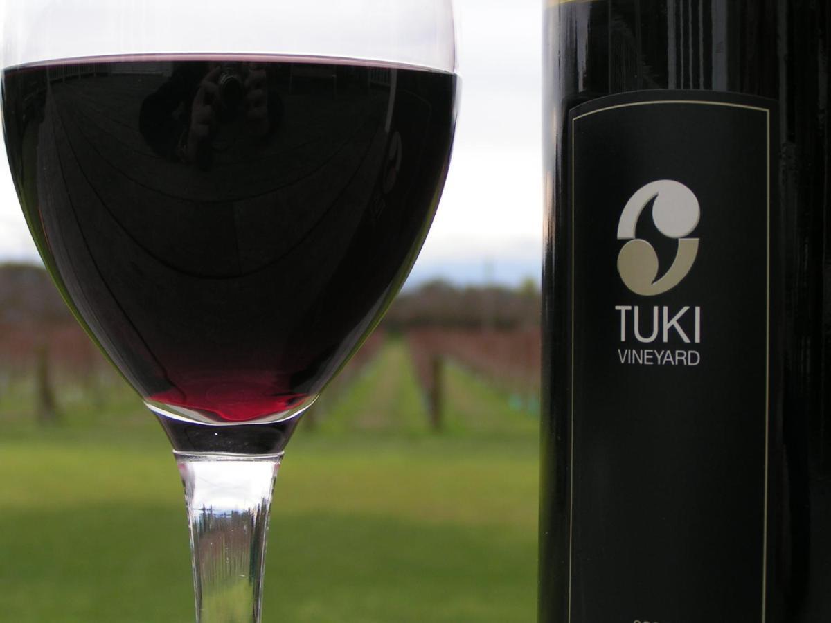 Tuki Vineyard Cottage Хейвлок Норт Екстериор снимка